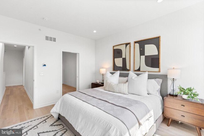 Building Photo - 261 Delmar St