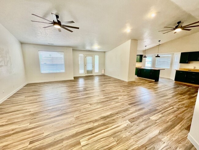 Building Photo - Updated and Pet Friendly Three Bedroom Home