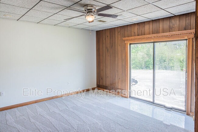 Building Photo - 3245 Highway 61 E