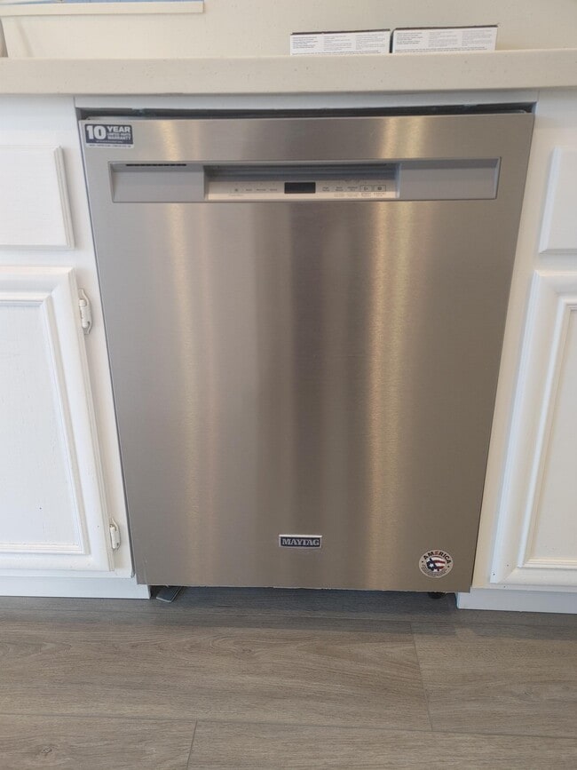 Maytag Stainless Dishwasher - 17528 Yellowwood Way