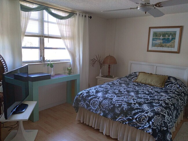 Master Bedroom - 131 SE 3rd Ave