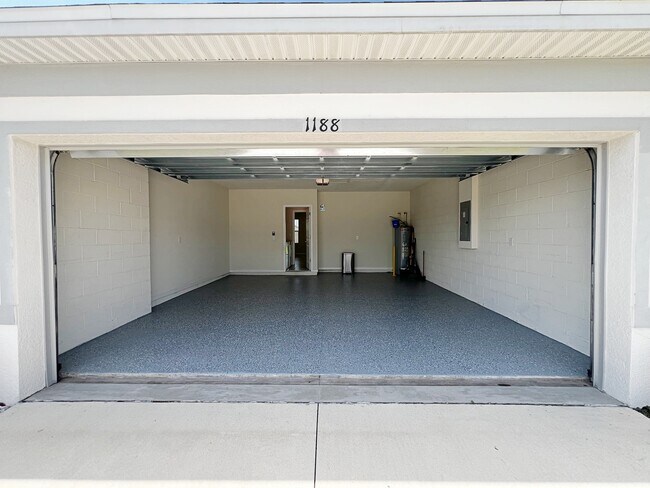 Building Photo - 1188 Sugarwood St