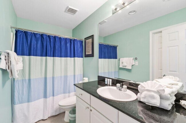 Building Photo - 365 E Beach Blvd