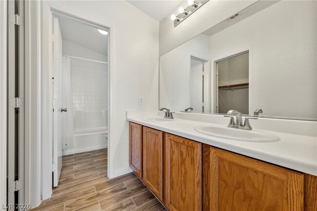 Building Photo - 2583 Land Rush Dr