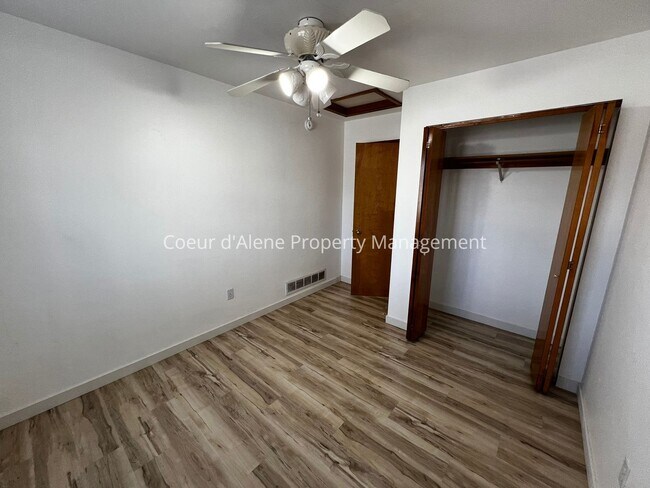 Building Photo - 3 bed house in Hayden at end of Cul-de-Sac!