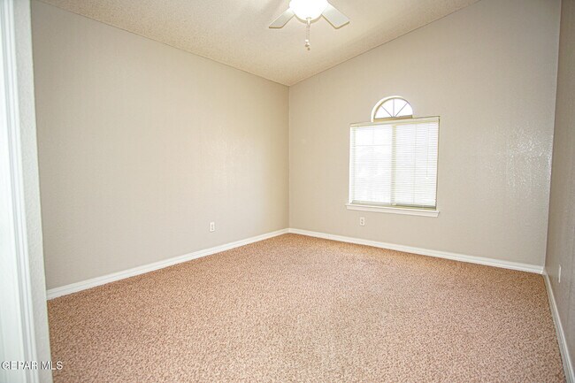 Building Photo - 12712 Tierra Karla Dr