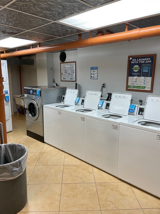 Building Photo - 2141 I St NW