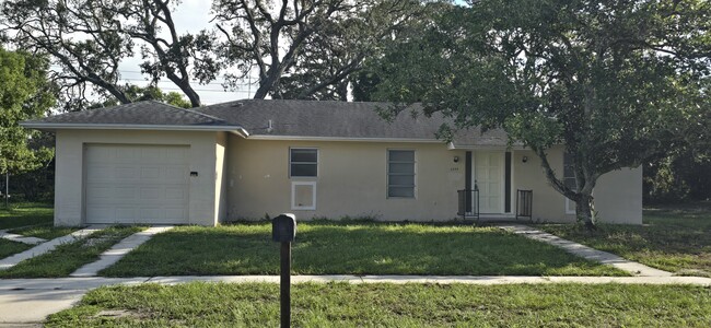 Building Photo - Sunbird Ln