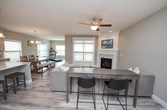 Building Photo - 2855 Needletail Dr