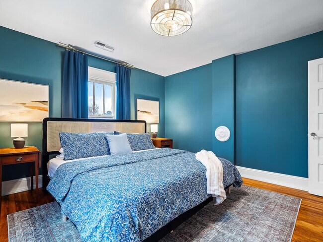 Building Photo - 2ND East Drive-SI ID1496103P