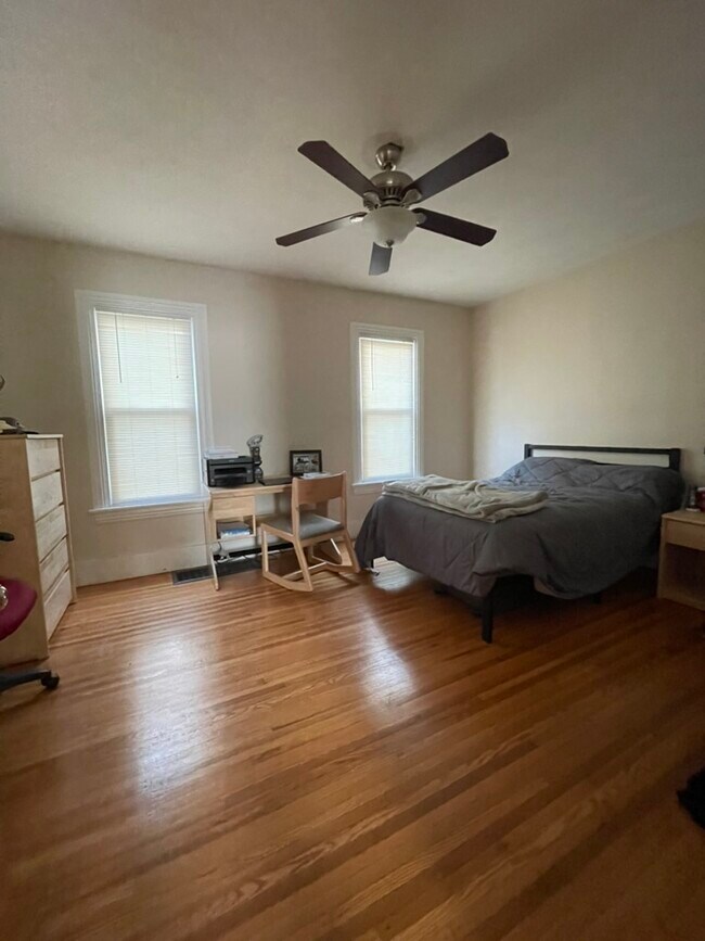 Building Photo - 1031 Memorial Ave