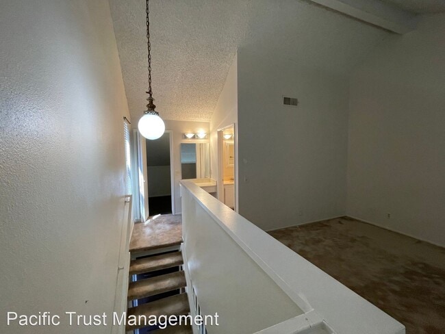 Building Photo - 1 br, 1 bath House - 10653 Lakefront Dr.