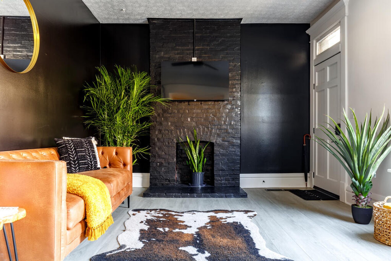 Building Photo - 309-311-311 W 4th Ave