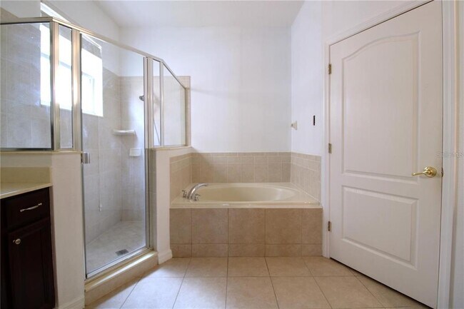 Building Photo - 16543 Cedar Run Dr