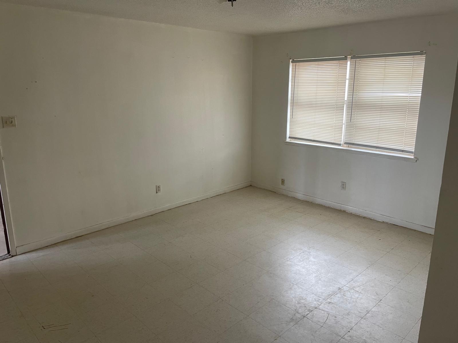 Building Photo - 1300 N Walnut Ave