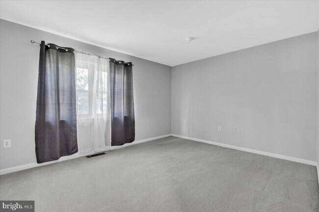 Building Photo - 5916 Mayflower Ct