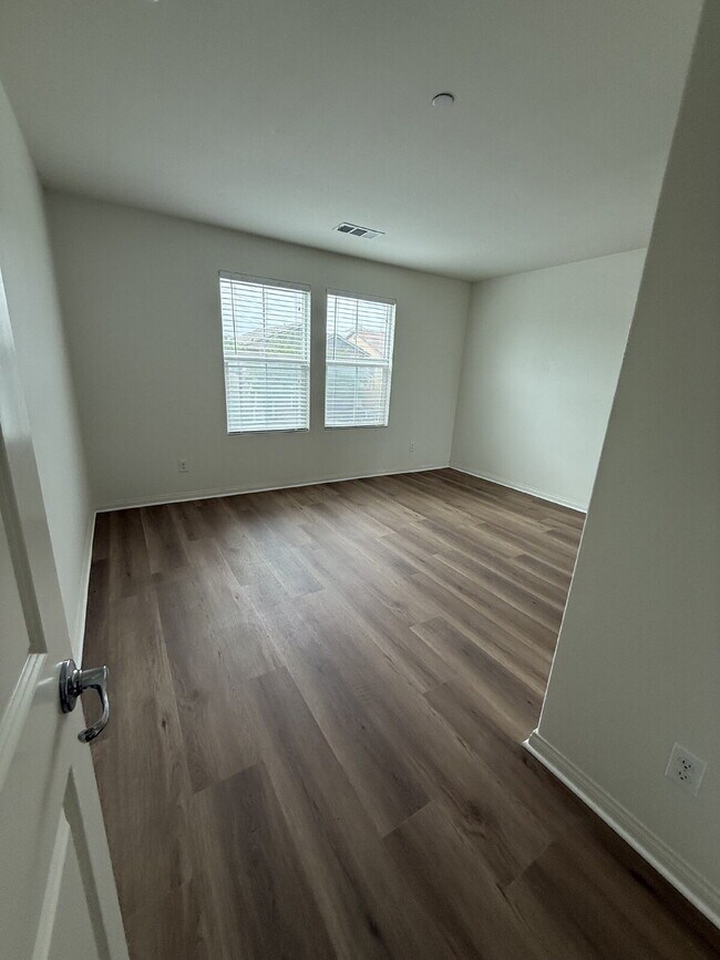 Building Photo - This beautiful home is on corner lot and with energy efficient features including solar.  New flo...