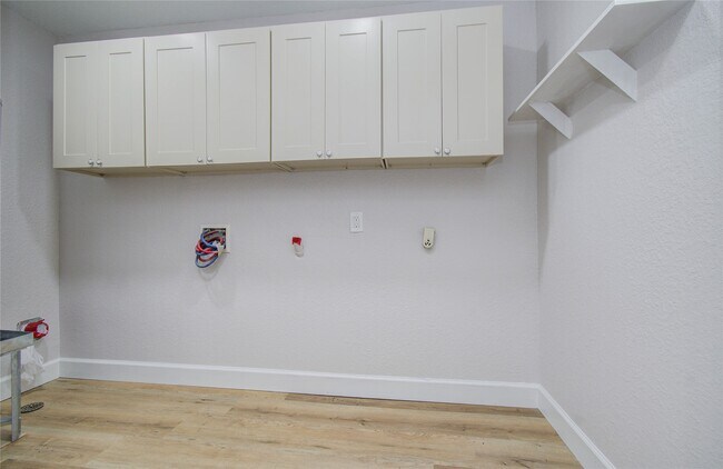 Building Photo - 7026 Hidden Arbor Ln