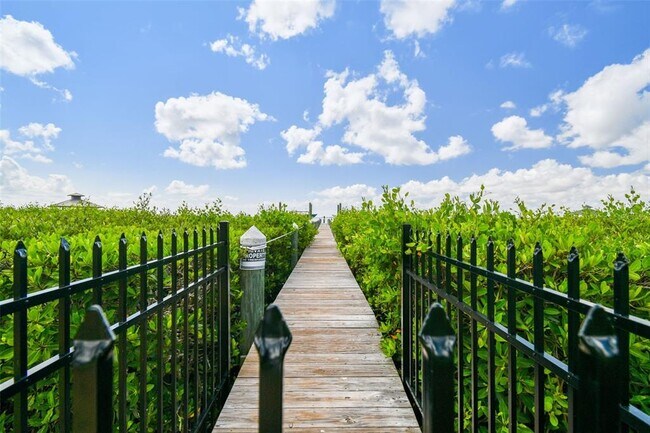 Building Photo - 411 S Bayshore Blvd