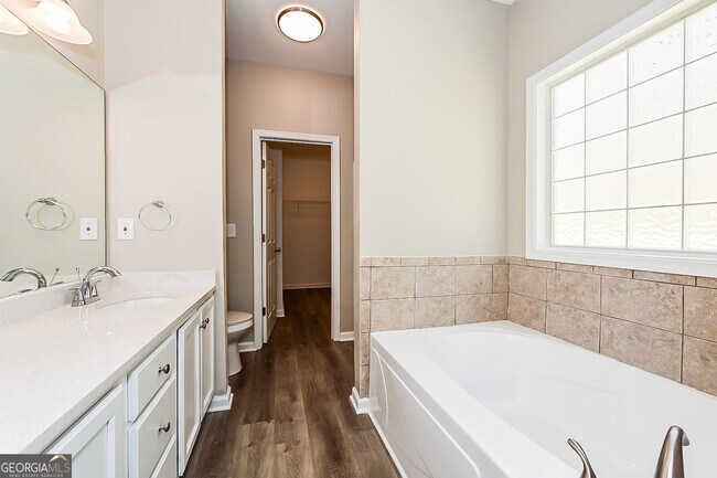 Building Photo - 514 Anglewood Trace