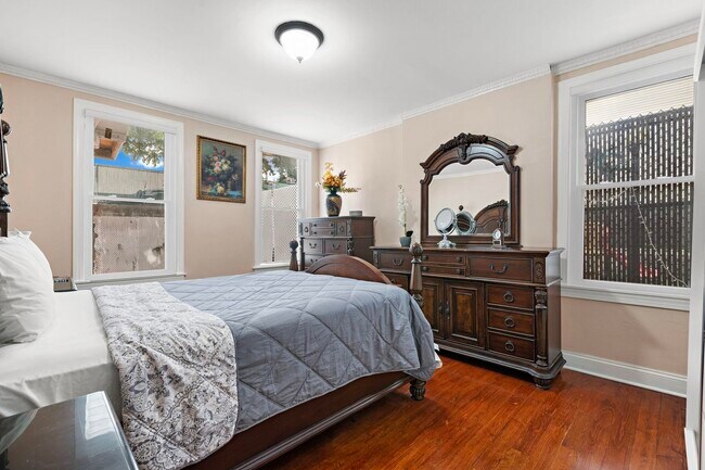 Building Photo - 217 Highwood Ave