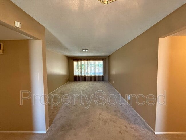 Building Photo - 320 E Granada Way