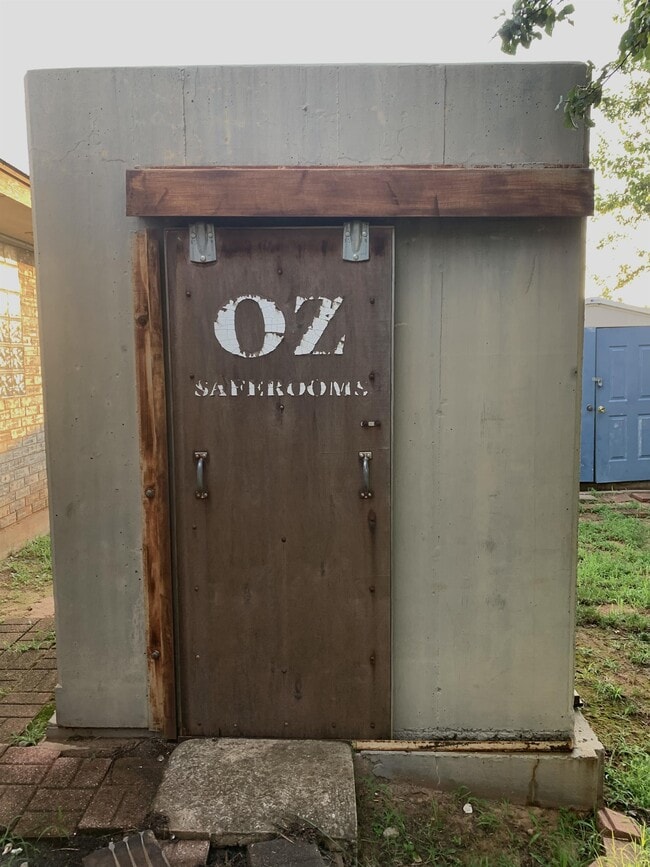 Building Photo - 649 Fire Light Dr