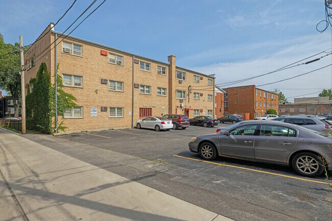 Building Photo - 415 S Lombard Ave
