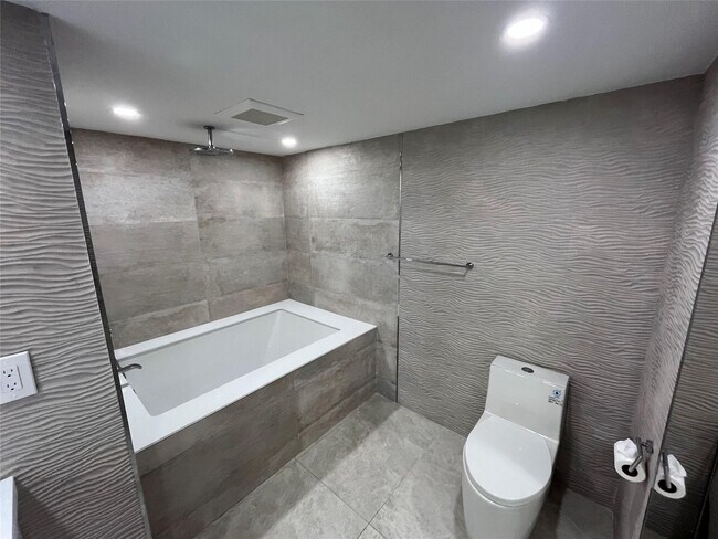 Building Photo - 3500 Galt Ocean Dr