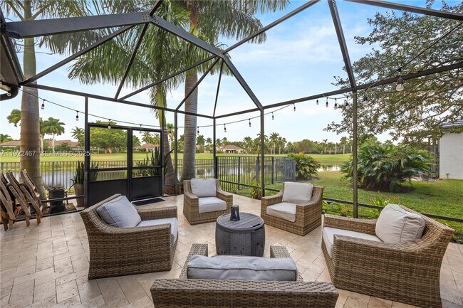 Building Photo - 2589 Mayfair Ln