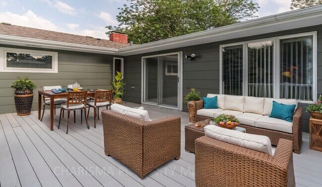 Building Photo - LARGE AND SPACIOUS, YET COZY AND QUAINT RANCH STYLE 4 BD, 3 BA HOUSE WITH DOUBLE ATTACHED GARAGE,...