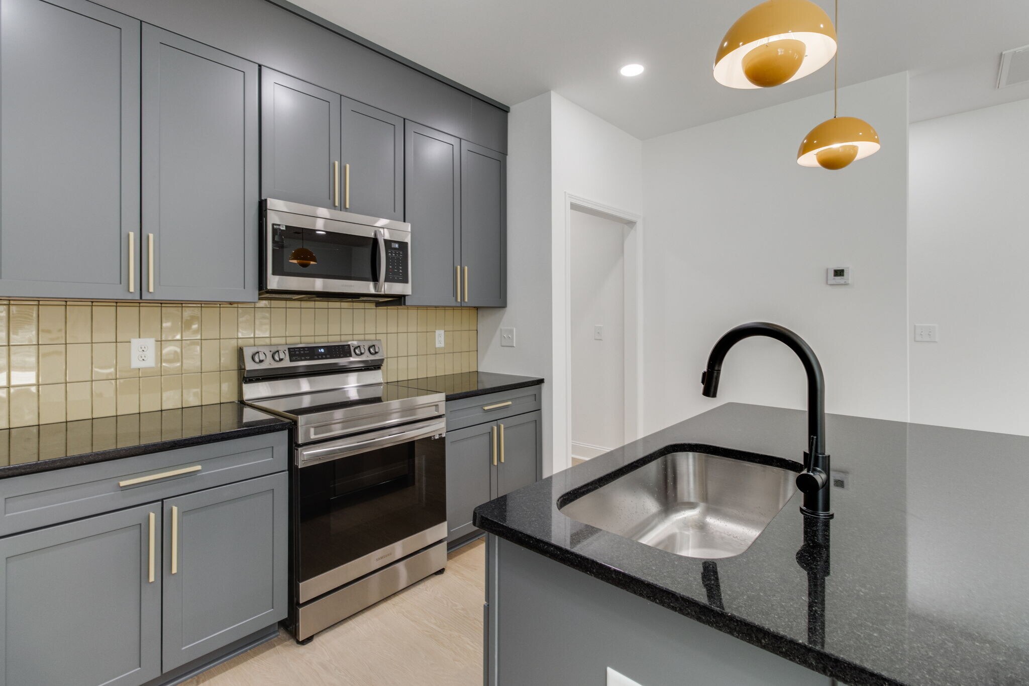 Building Photo - 133 Harden St