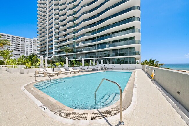 Building Photo - 900 N Ocean Blvd