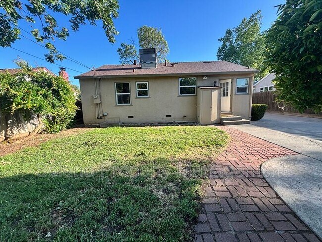 Building Photo - 29 Southwood Dr