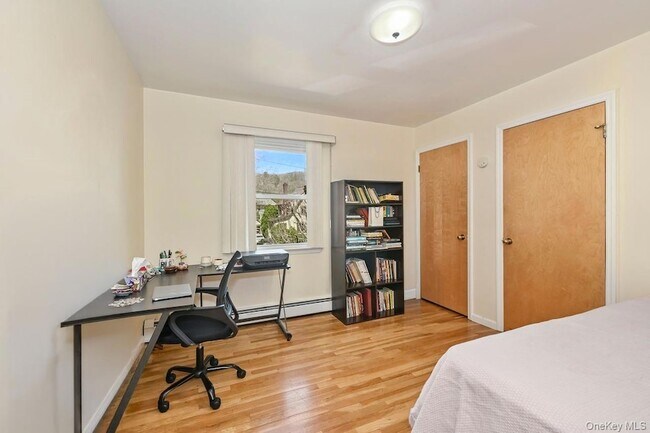 Building Photo - 568 Manville Rd