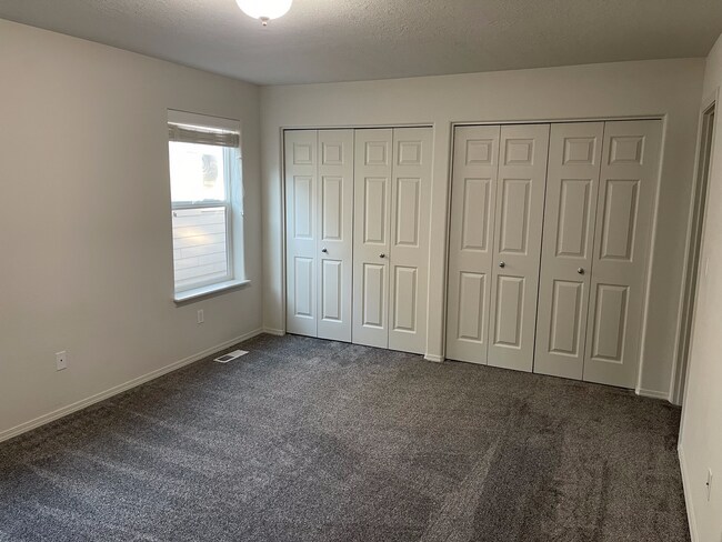 Building Photo - 5255 Mac St SE