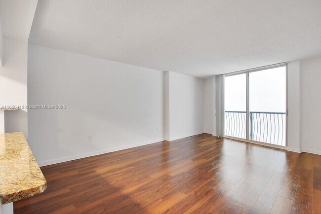 Building Photo - 1756 N Bayshore Dr