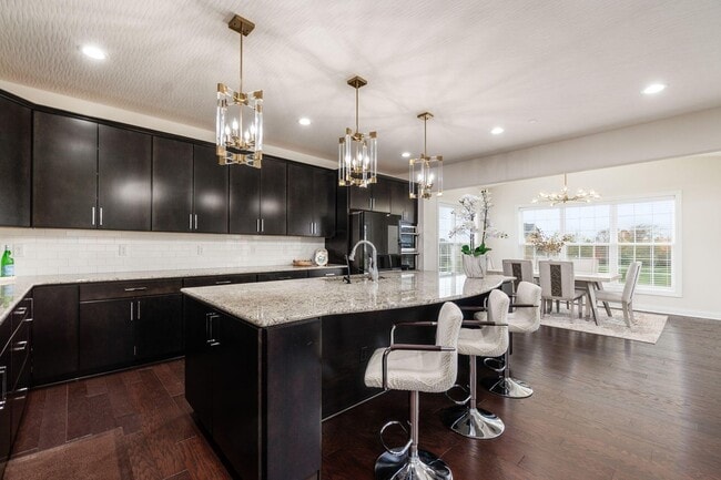 Building Photo - 5962 Laurel Ln