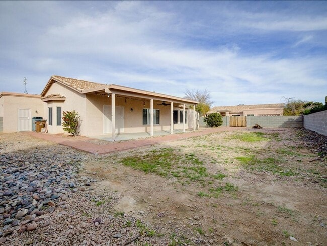 Building Photo - Spacious 3-Bedroom Home with 3-Car Garage & Large Backyard