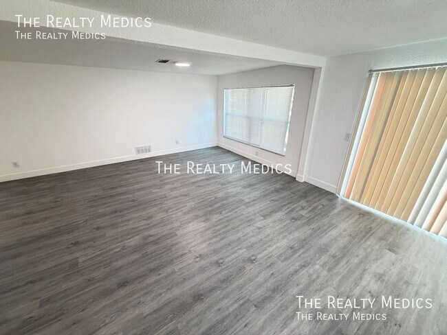 Building Photo - 1718 Palmer Ln