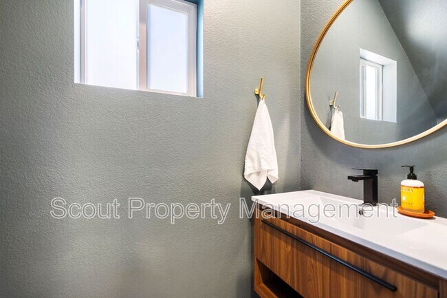 Building Photo - 38496 Windingwalk Dr