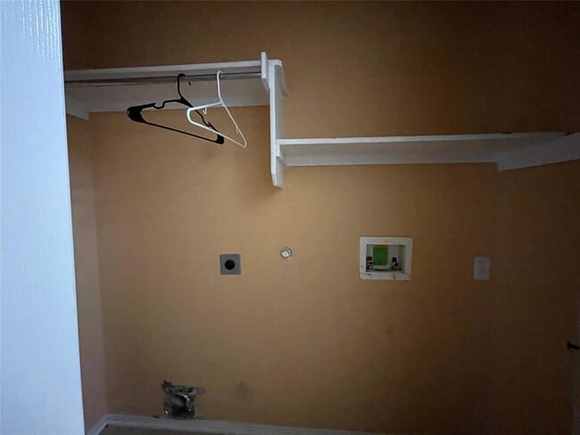 Building Photo - 14805 Lantern Dr