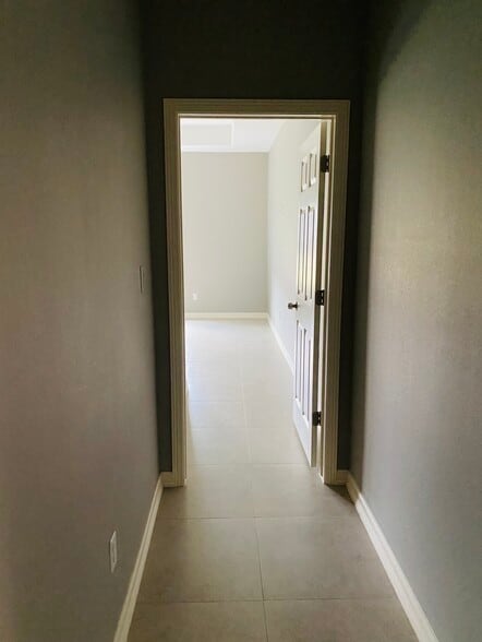 Building Photo - 3873 Tolosa St