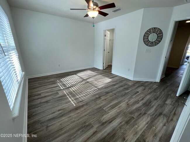 Building Photo - 469 Monet Ave