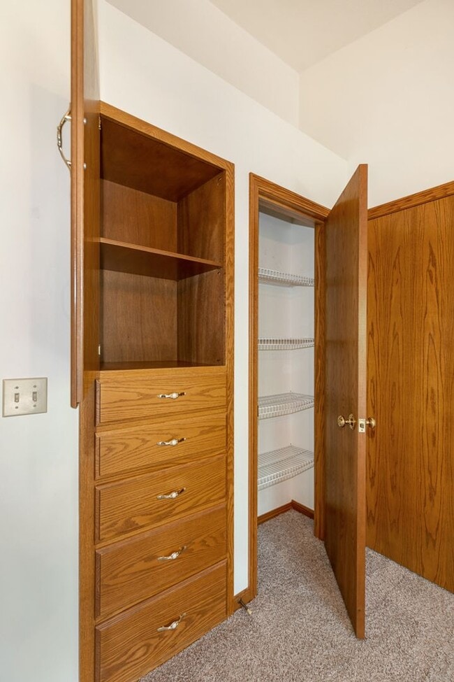 Building Photo - 151-163 E Jones