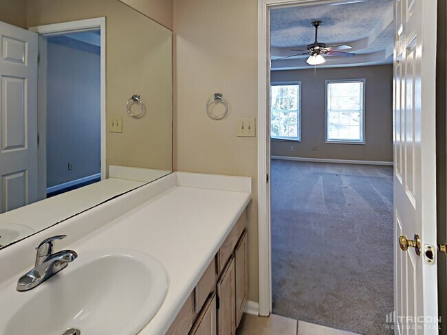 Building Photo - 1112 Karastan Ct SW