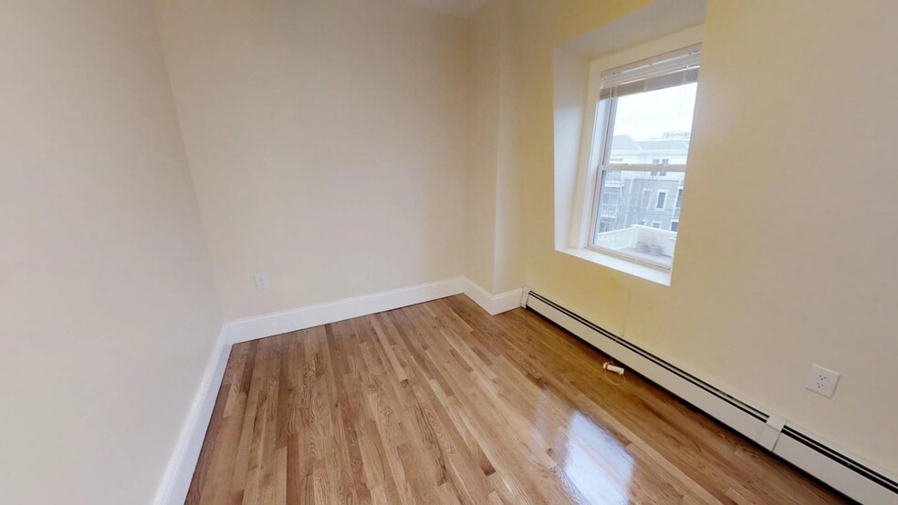 Building Photo - 63 Walden St