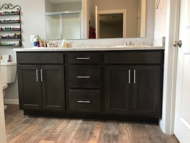 Building Photo - 2119 Meadowsweet Pkwy