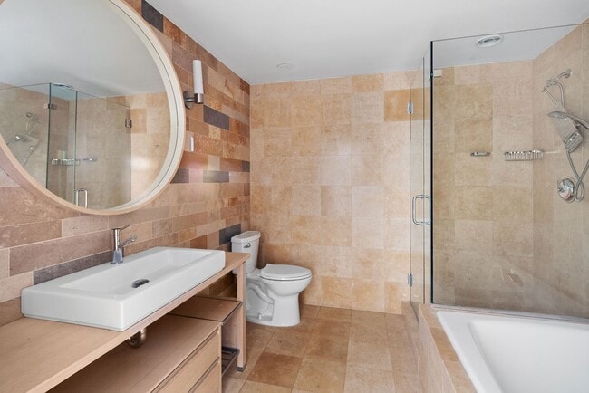 Building Photo - Incredible Rittenhouse Home