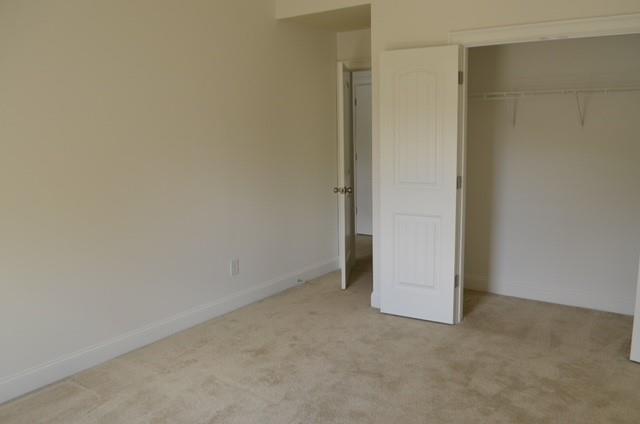 Building Photo - 15 Creekwater Dr